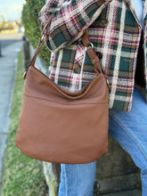 Load image into Gallery viewer, Juliette Hobo Bag — Toffee Tan
