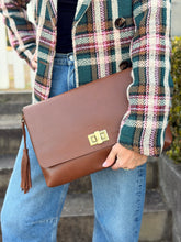 Load image into Gallery viewer, Bailey Work Clutch — Tan
