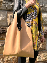 Load image into Gallery viewer, Bobby Large Tote - Italian Leather - Hazelnut Beige

