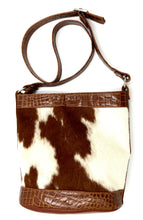Load image into Gallery viewer, Izzy Cowhide Bucket Bag - Tan/White

