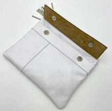 Load image into Gallery viewer, Sofia Clutch White and Cream
