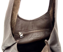 Load image into Gallery viewer, Bobby Large Tote - Brown
