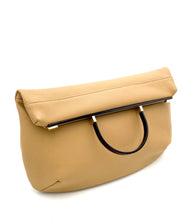 Load image into Gallery viewer, Bianca Clutch - Camel
